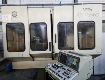 AFIADORA CNC MAKINO 7 EIXOS - MODELO CNR2-40 - PARA FABRICAR  E AFIAR FERRAMENTAS - COMANDO FANUC - ANO 1991