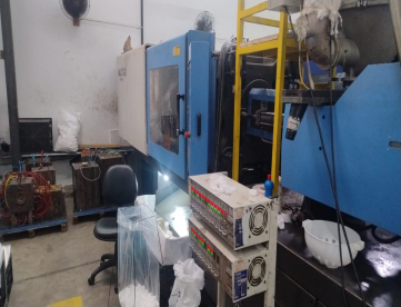 Foto: INJETORA DE PLÁSTICOS - HAITIAN - HTF250W - ANO 2007