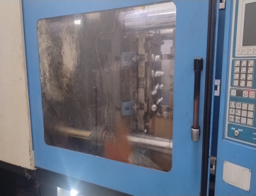 Foto: INJETORA DE PLÁSTICOS - HAITIAN - HTF250W - ANO 2007