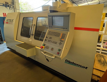 FRESADORA CNC - DIPLOMAT - PETRUS 50100R - ANO 2007 - 1000 x 453 x 600 MM