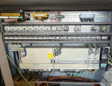 Foto: TORNO VERTICAL CNC - DORRIES - 1600MM PLACA - 1800MM PASSAGEM - 1150MM ALTURA - COMANDO SIEMENS