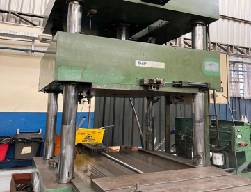 Foto: PRENSA DE FECHAMENTO - BLP - PATM30H - 30 TON - ANO 1991