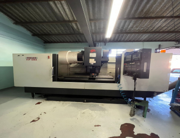 Foto: CENTRO DE USINAGEM VERTICAL - FEELER - FVP1300A - 1300 x 610 x 560 - ANO 2010