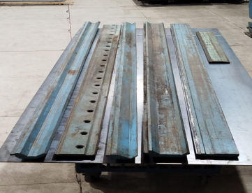 Foto: DOBRADEIRA -FOBESA - 3000MM X 100 TONS - 5 JOGOS DE FERRAMENTAS