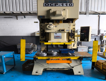 PRENSA TIPO C - CHIN FONG -  OCP 110 - 110 TONS - MESA 1100MM X 650MM
