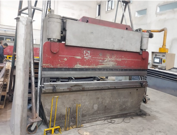 Foto: DOBRADEIRA CN - CASANOVA - ANO 2002 - CAPACIDADE 160 TON - 3000MM/8MM