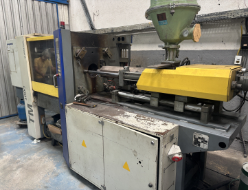 Foto: INJETORA DE PLÁSTICOS - BATTENFELDD - BA1000/525 - 100 TONELADAS - ANO 2000