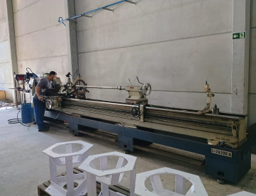 Foto: TORNO MECÂNICO - CLEVER - L2600A - 680 x 6.000 MM