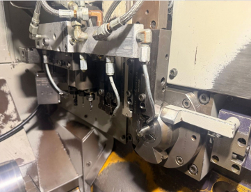 Foto: TORNO CNC DE CABEÇOTE MÓVEL - CITIZEN - L20 EVlll - ANO 2004 - COM ALIMENTADOR DE BARRAS DE 4 MTS - COM BOMBA DE ALTA PRESSÃO - COLETOR DE NÉVOA