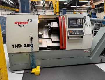 CENTRO DE TORNEAMENTO - ERGOMAT - TND250 - ANO 2003 - 280 x 500 MM - COMANDO SIEMENS - COMPLETA E IMPECÁVEL!