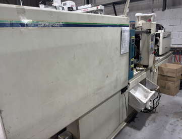 Foto: INJETORA DE PLASTICOS LK MACHINERY POTENZA 160 TONELADAS - ANO 2011