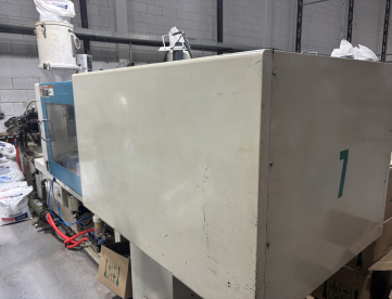 Foto: INJETORA DE PLÁSTICOS - LK MACHINERY - POTENZA 160 TONELADAS - ANO 2011