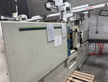 Foto: INJETORA DE PLÁSTICOS - LK MACHINERY - POTENZA 130 TONELADAS - ANO 2011