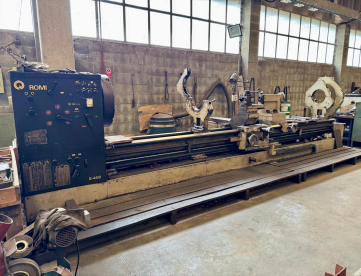TORNO MECÂNICO - ROMI - E45B - 1.100 x 5.000 MM