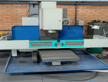 Foto: FRESADORA CNC PETRUS - MODELO 50100R - ANO 2005
