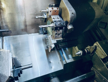 Foto: CENTRO DE TORNEAMENTO - ROMI - G240 - ANO 2007 - COMANDO FANUC - 240 x 400 MM