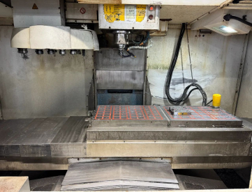 Foto: CENTRO DE USINAGEM - ROMI - DISCOVERY 1250 - 1270 x 610 x 640 - ANO 2007 - COMANDO FANUC 21i -MB