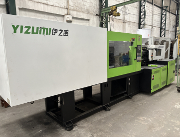INJETORA DE PLÁSTICOS - YIZUMI - UN260GKII - ANO 2020 - COM SERVO MOTOR - 260 TONELADAS
