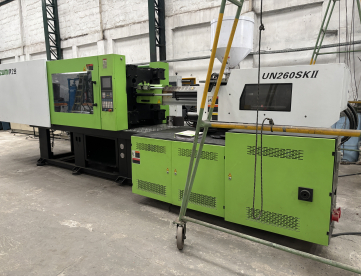 Foto: INJETORA DE PLÁSTICOS - YIZUMI - UN260GKII - ANO 2020 - COM SERVO MOTOR - 260 TONELADAS