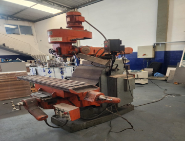 Foto: FRESADORA FERRAMENTEIRA - NATAL - ISO 40 - COM DIGITAL 2 EIXO