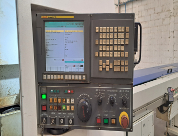 Foto: TORNO CNC AUTOMÁTICO DE CABEÇOTE MÓVEL - HJM - SQC38 - ANO 2013 - COM ALIMENTADOR DE BARRAS