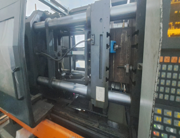 Foto: INJETORA DE PLÁSTICOS - SANDRETTO - OTTO - 150T