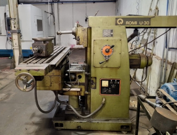 Foto: FRESADORA UNIVERSAL - ROMI - U30 - 800 x 300 x 600 MM