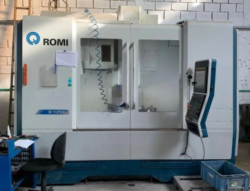 CENTRO DE USINAGEM VERTICAL - ROMI - D1250 - ANO 2020 - 1270 x 610 x 640 MM - FANUC
