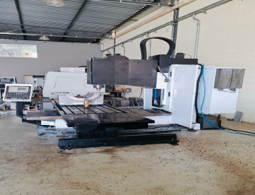 Foto: FRESADORA  CNC - DIPLOMATA - F2500 - CURSO 2500 X 850 X 800 - ANO 2010
