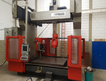 CENTRO DE USINAGEM VERTICAL - 5 EIXOS - RAMBAUDI - 2700 x 2000 x 990 MM