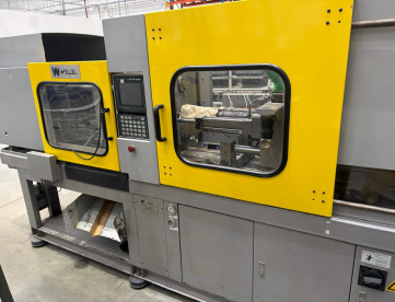 INJETORA DE PLÁSTICOS - WELLTEC - TTI-60F - 60 TONELADAS - ANO 1995