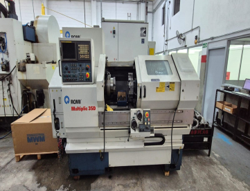 Foto: TORNO CNC - ROMI - MULTIPLIC 35D - 520X1500 MM - ANO 2007 - COMANDO FANUC - COM JOYSTICK