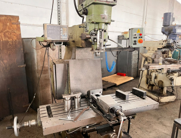 Foto: FRESADORA FERRAMENTEIRA  - DARJE - ISO40 - DIGITAL NOS TRÊS EIXOS