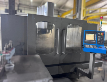 FRESADORA CNC - VEKER - VK-4900 - ANO 2007 - COMANDO SIEMENS 810D 