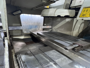 Foto: CENTRO DE USINAGEM VERTICAL - ROMI - D1250 - 1250 x 610 x 640 - ANO 2002 - COMANDO SIEMENS 810D