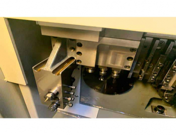 Foto: TORNO CNC AUTOMÁTICO DE CABEÇOTE MÓVEL - HANWHA - SL16S - ANO 2006