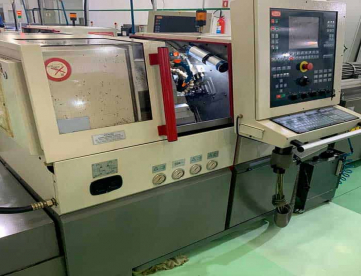 Foto: TORNO CNC AUTOMÁTICO DE CABEÇOTE MÓVEL - TRAUB - TNL12/7 - ANO 2001