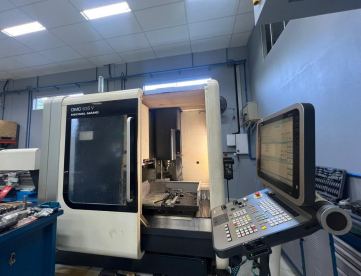 CENTRO DE USINAGEM VERTICAL - DECKEL MAHO - DMG 635V - ANO 2009