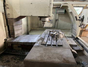 Foto: FRESADORA CNC - TRAVIS - M1000 - ANO 2005 (1.000 x 500 x 570M)