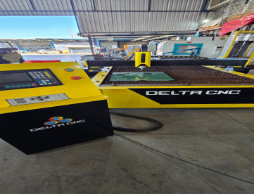 MÁQUINA DE CORTE PLASMA - DELTA CNC  - 200A -1500 x 3000MM - ANO 2013
