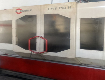 FRESADORA CNC HERMLE - MODELO UWF 1202 H - ANO 1995