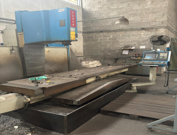 FRESADORA CNC - VEKER - MVK 2500 -  ANO 2011 - COMANDO SIEMENS  - 2500 x 850 x 850mm