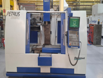 CENTRO DE USINAGEM VERTICAL- NARDINI - PETRUS 50100R - CURSOS 1100x500x600 - ANO 2004