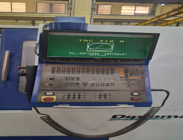 Foto: CENTRO DE USINAGEM VERTICAL- NARDINI - PETRUS 50100R - CURSOS 1100x500x600 - ANO 2004