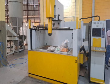 ELETROEROSÃO DE PENETRAÇÃO - ONA - HS600 - 800 X 700 X 500 - ANO 2004