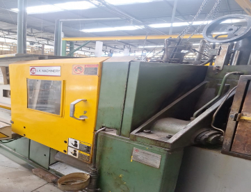 INJETORA ZAMAK - LK - 88 TONS COM FORNO ELÉTRICO