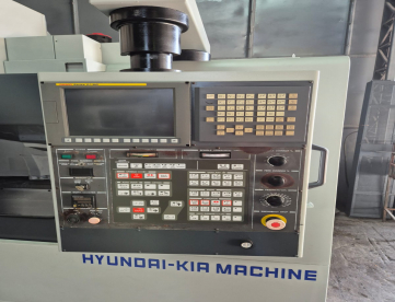 Foto: CENTRO DE USINAGEM VERTICAL - HYUNDAI - KIA VX 500 - 1060MM X 510MM X 365MM - ANO 2007
