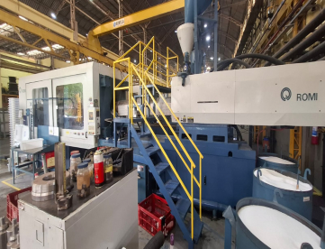 INJETORA DE PLÁSTICOS - ROMI - PRIMAX 800 R- 800 TONELADAS - ANO 1994