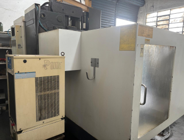 Foto: CENTRO DE USINAGEM VERTICAL - FEELER - FV1300 - COM 4º EIXO - 1300 x 610 x 560 - ANO 2007