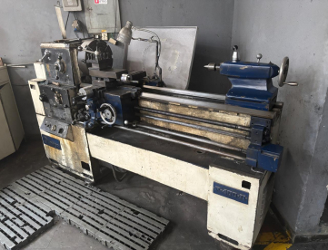 Foto: TORNO MECÃNICO CONVENCIONAL - ROMI - MKD P400 lll -1000 x 420 mm